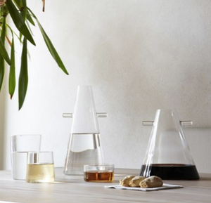 ATIPICO Karaffe aus mundgeblasenem Glas