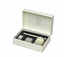 Laden Sie das Bild in den Galerie-Viewer, Luxury Gift Set  Kerze 230g / Raumspray / Diffusor mit Stäbchen  Bergamotto di Calabria