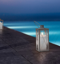 Laden Sie das Bild in den Galerie-Viewer, UYUNI Lightning OUTDOOR LED Kerze Weiss